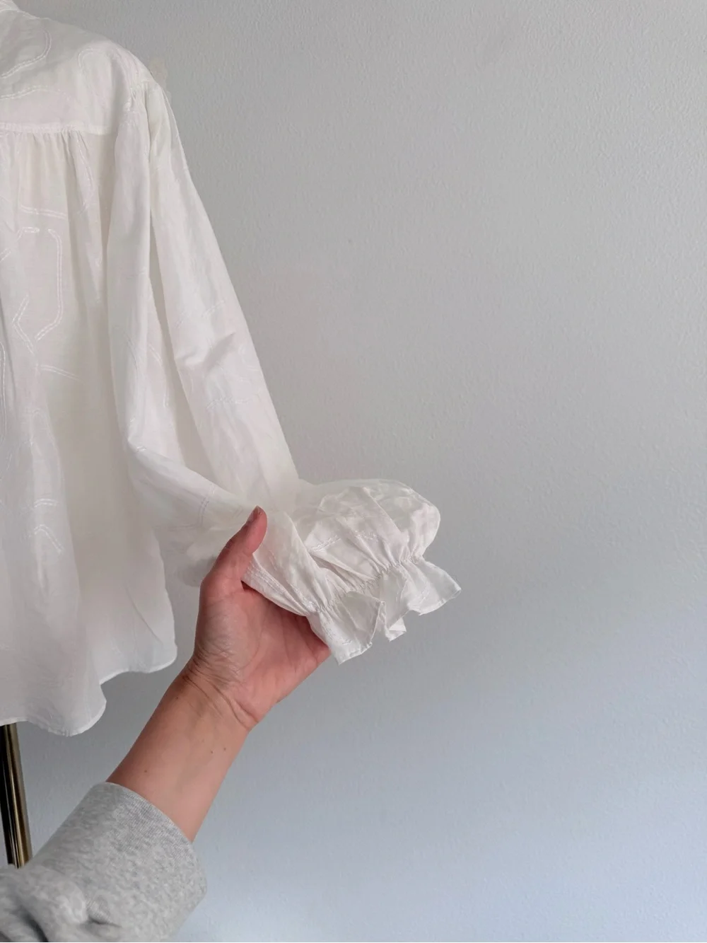 AYR The New Romantic white Embroidered blouse ballon bell sleeve Sz L